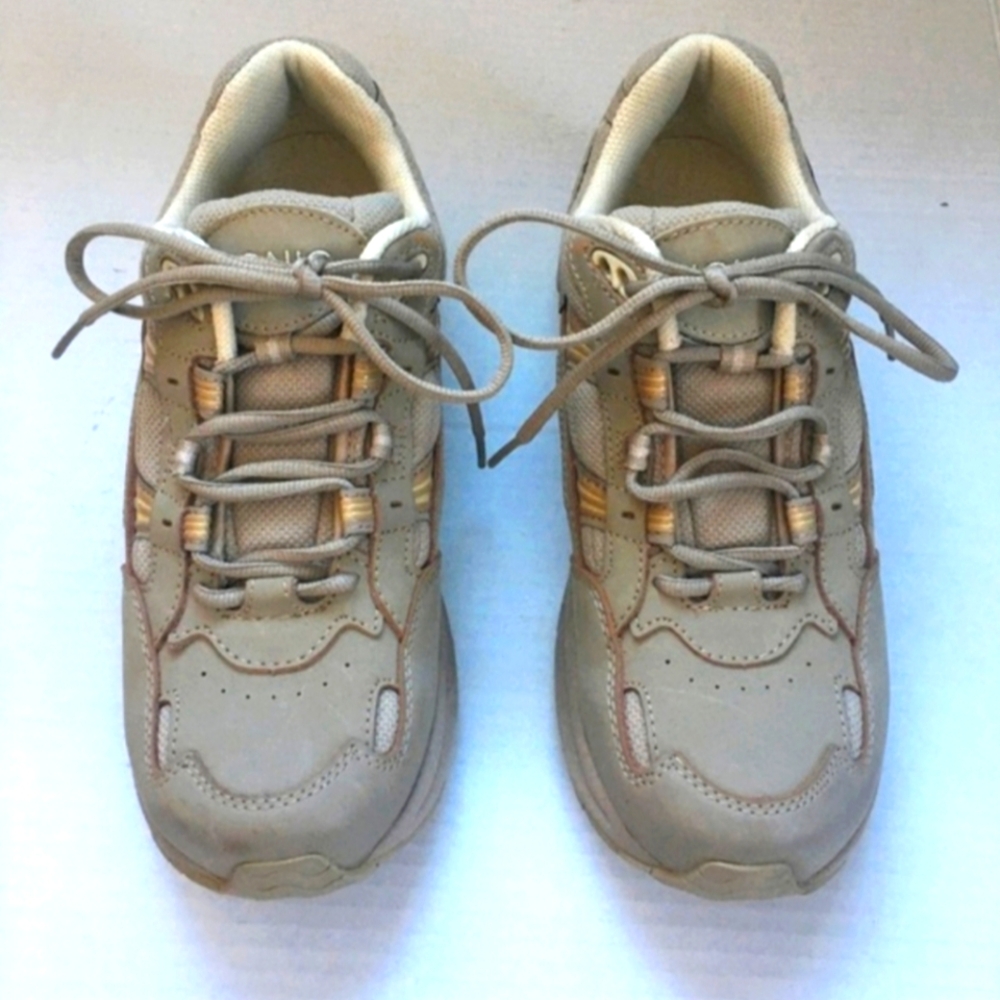 C - VIONIC 23Walk Walking Woman’s Shoes